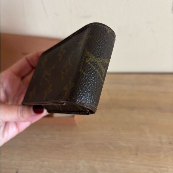 Authentic Louis Vuitton monogram case - Picture 5 of 6